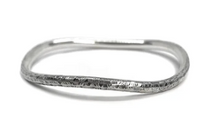Matsu | Textured Sterling silver 4mm Bangle
