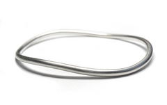 Matsu | Sterling Silver 3mm Smooth Wavy Bangle