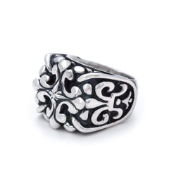 The Spade Cross Ring